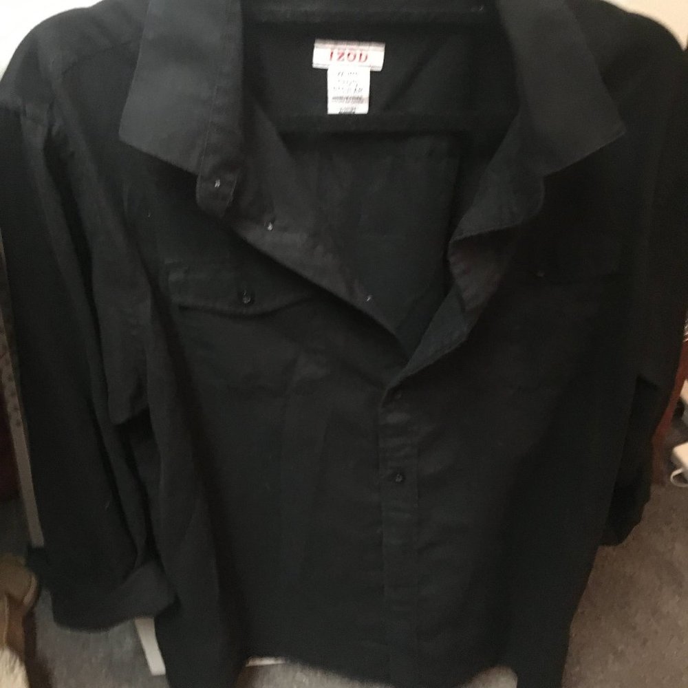 IZOD Black Buttonup